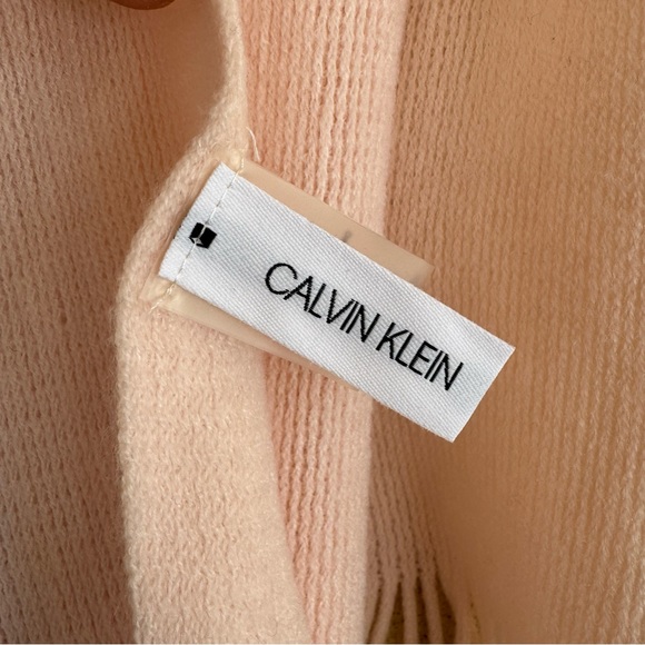 Calvin Klein Soft Baby Pink Flowy Fringe Scarf - Picture 6 of 6